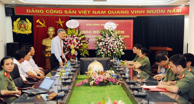 Chánh án TANDTC Nguyễn Hòa Bình chúc mừng Báo CAND nhân Ngày Báo chí Cách mạng Việt Nam