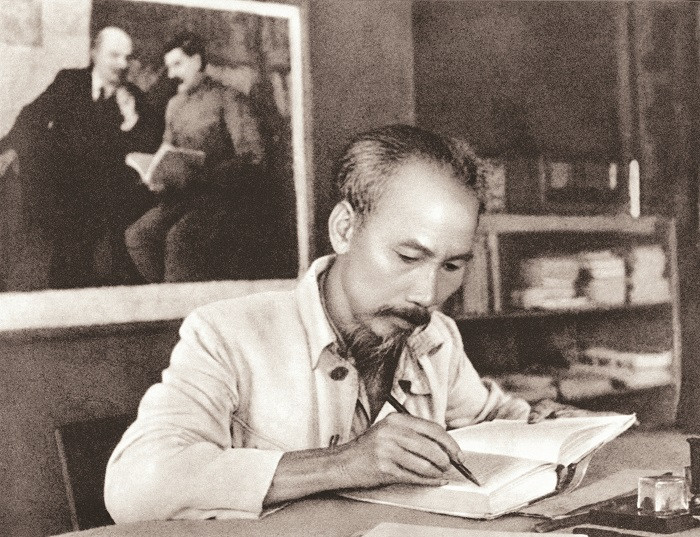 Tư duy và phong cách báo chí Hồ Chí Minh