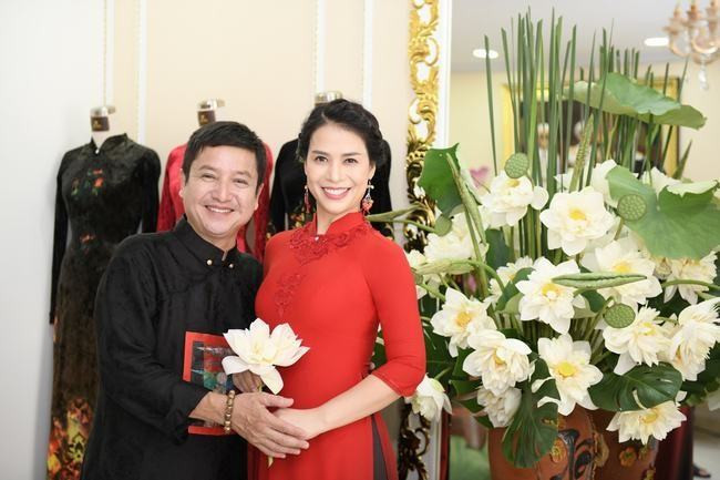 Nghệ nhân hoa Đỗ Thu Hiền hé lộ về ‘Tiệc sen’ của NTK Đỗ Trịnh Hoài Nam