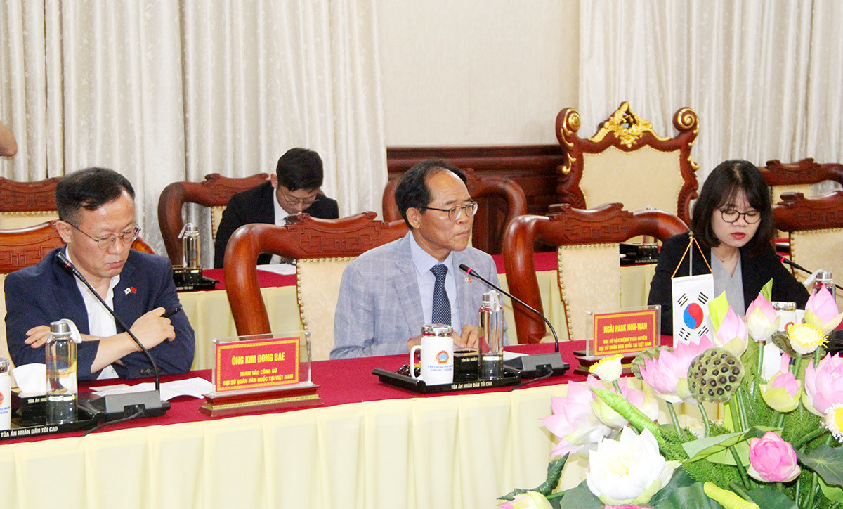 Chánh án TANDTC tiếp xã giao Đại sứ Hàn Quốc tại Việt Nam