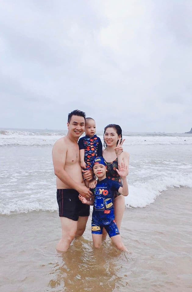anh trai ruột của Hồng Quế 0 anh trai ruột của Hồng Quế 0