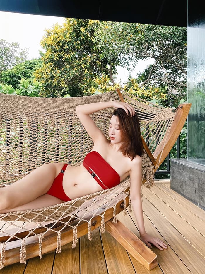 Hoa hậu Đỗ Mỹ Linh táo bạo diện bikini bé xíu trên du thuyền 5 sao 5
