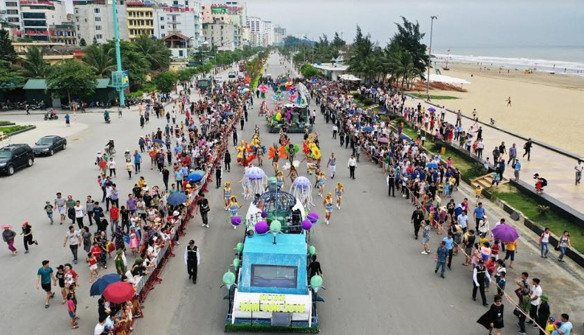 Carnival đường phố mở màn ấn tượng cho Lễ hội Du lịch biển Sầm Sơn 2020