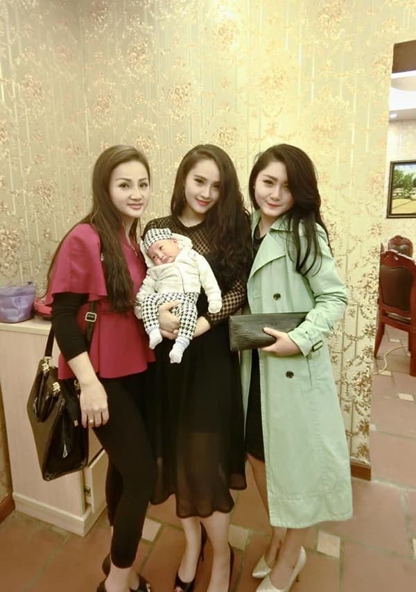 ai là mẹ ai là con 0