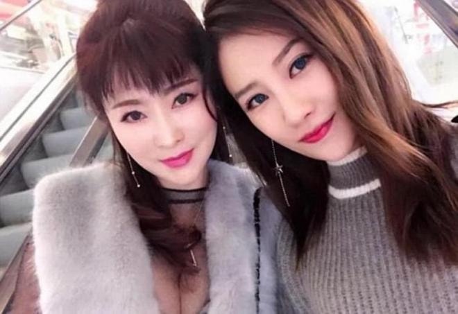 ai là mẹ ai là con 0