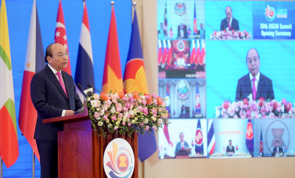 Thủ tướng: Phải đưa ASEAN vượt qua giai đoạn cam go đầy khó khăn này