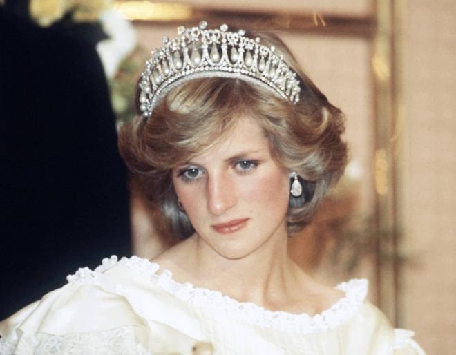 Tại sao Thái tử Charles không thích Công nương Diana nhưng hầu hết mọi người trên thế giới đều yêu quý bà? 0