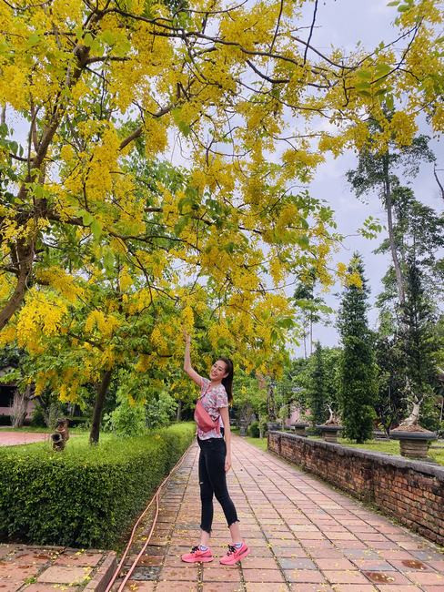 Hoa hậu Khánh Vân khám phá cố đô Huế