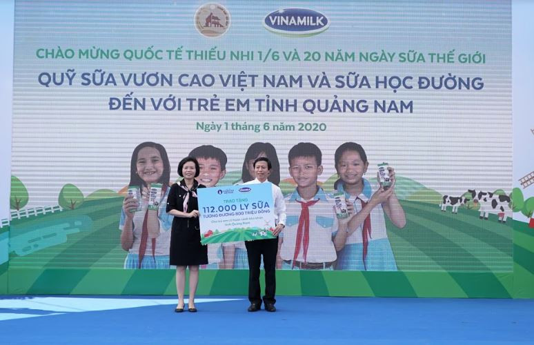 Hơn 1.300 trẻ em Hà Nội được chăm sóc dinh dưỡng từ Vinamilk và quỹ sữa vươn cao Việt Nam