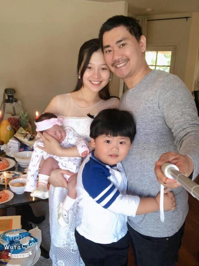 Khánh Hiền đầy tháng con  3
