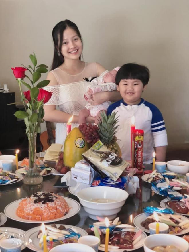 Khánh Hiền đầy tháng con  5