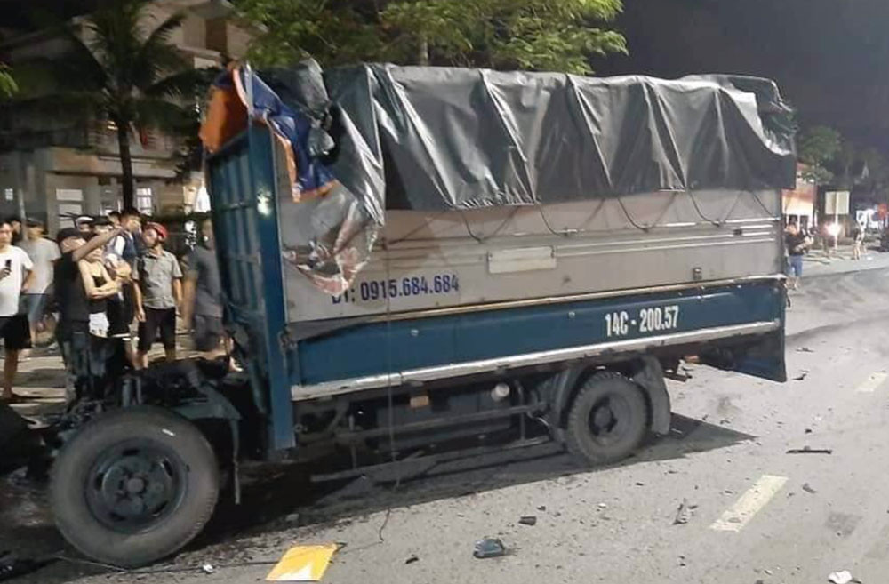 Quảng Ninh: Hai ôtô tải đâm trực diện, 4 người thương vong