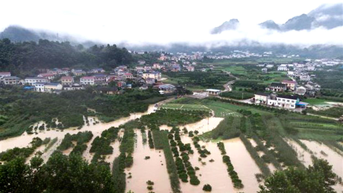 Lãnh đạo Chính phủ điện thăm hỏi lũ lụt tại Trung Quốc
