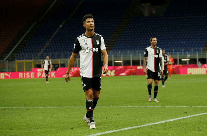 Milan thăng hoa nhấn chìm nhà ĐKVĐ Juventus lần thứ 2 trong lịch sử