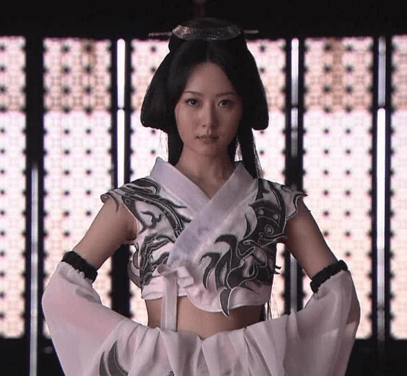 phan-ngoc-nhi-04.png 0
