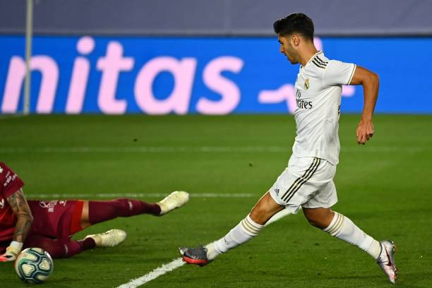 Real Madrid tiến gần ngôi vương La Liga với 8 trận thắng liên tiếp