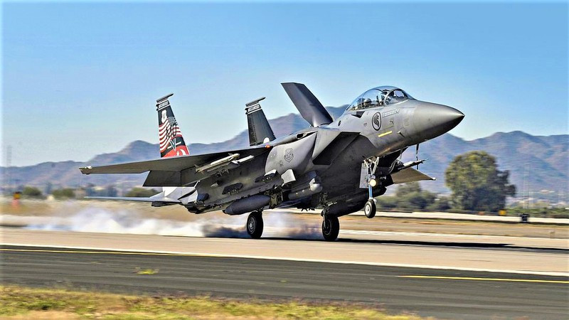 Lầu Năm Góc đặt mua tiêm kích “đại bàng bất bại” F-15EX dành cho vũ khí siêu thanh