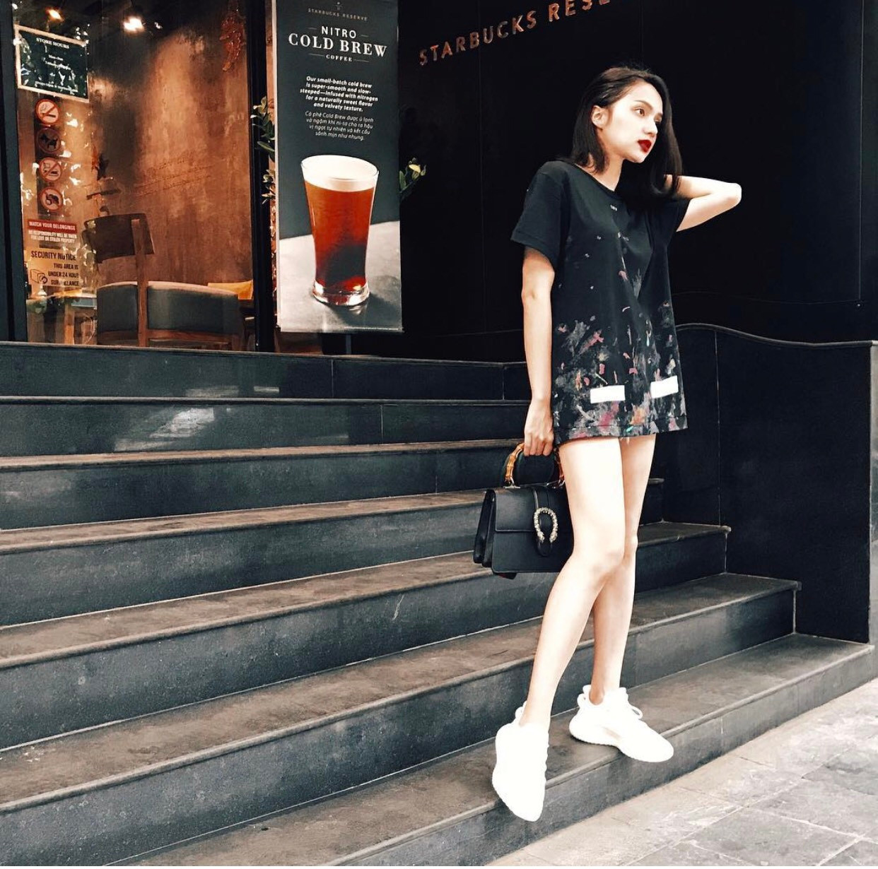 Hoa hậu Hương Giang khoe cách phối đồ cực chất qua những bức ảnh đi du lịch