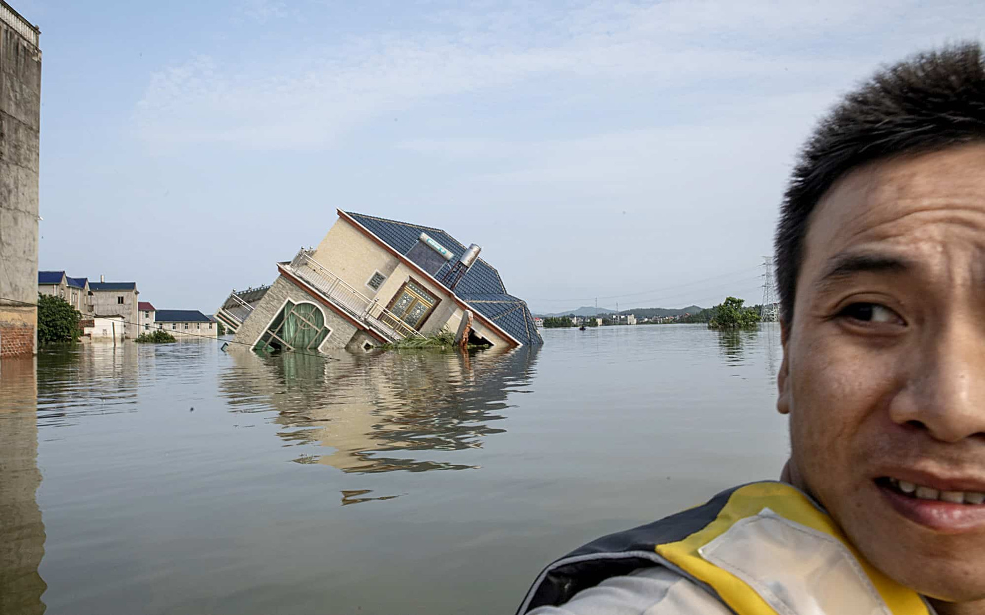 Việt Nam hỗ trợ Trung Quốc 100.000 USD khắc phục hậu quả lũ lụt