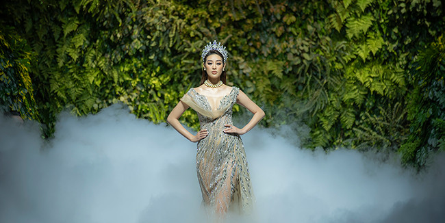 Hoa hậu Khánh Vân đấu giá váy 10.000 USD để giúp đỡ trẻ em