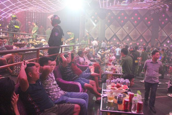 Phát hiện hàng trăm dân chơi “bay lắc” trong quán bar ở Đồng Nai