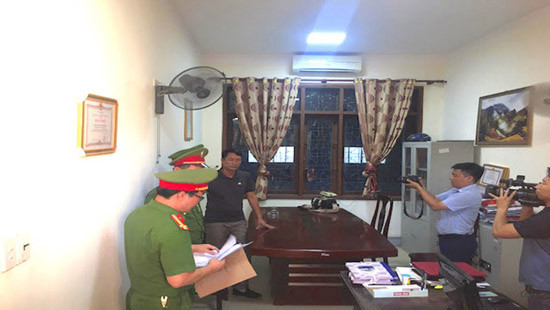 Khám xét nơi làm việc của Quyền Trưởng phòng Chính sách Ban Dân tộc tỉnh Nghệ An