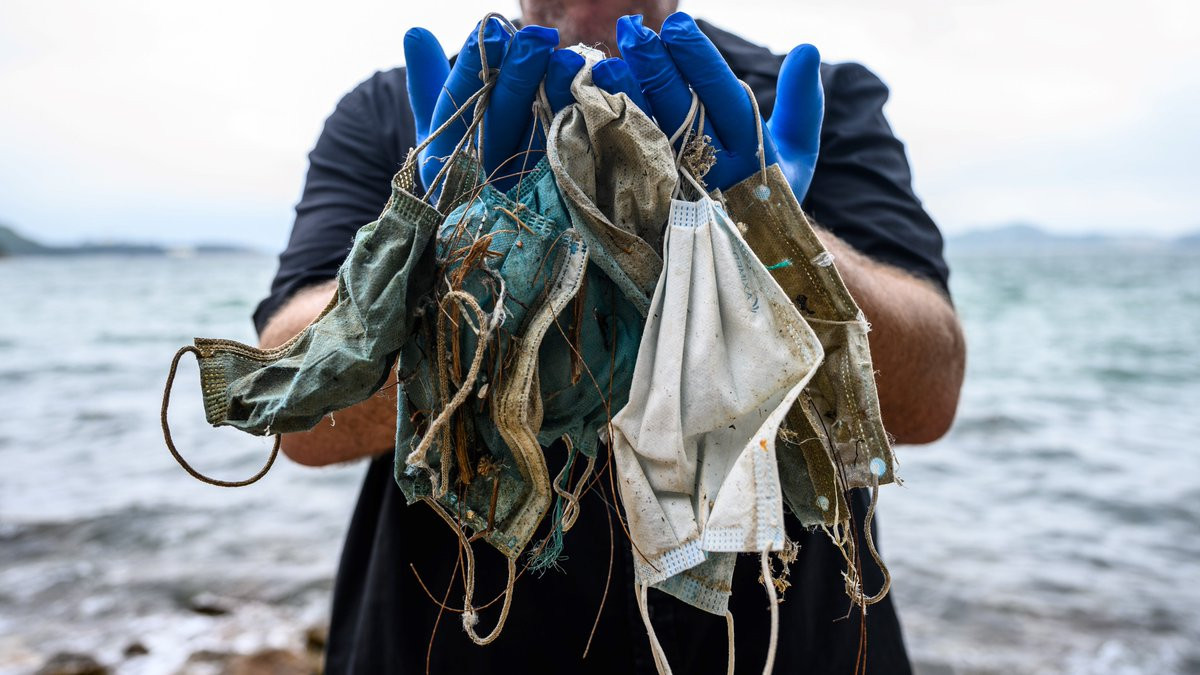 Tin vắn thế giới ngày 24/7: Cảnh báo nguy cơ ô nhiễm biển từ găng tay, khẩu trang sử dụng một lần