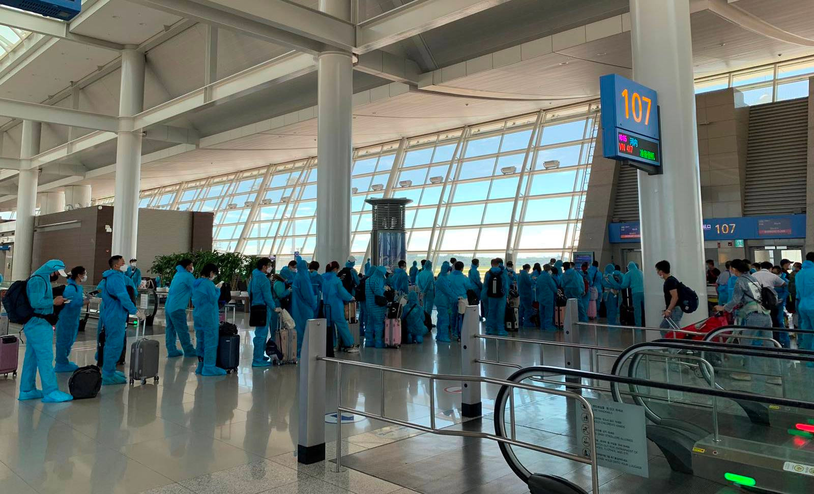 Thêm chuyến bay đưa hơn 310 công dân Việt Nam từ Hàn Quốc về nước