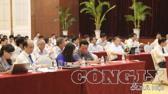 anh-3-kem-bai-hoi-thao-kiem-dinh-chat-luong-dao-tao-cac-co-so-dao-tao-luat2-w700-h393.JPG