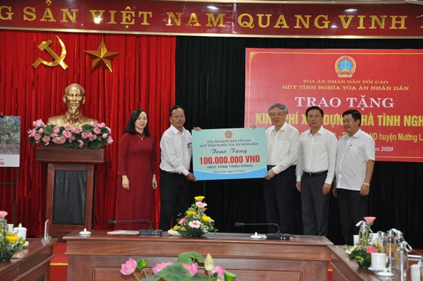 Chánh án TANDTC Nguyễn Hòa Bình làm việc với TAND hai cấp tỉnh Thanh Hóa