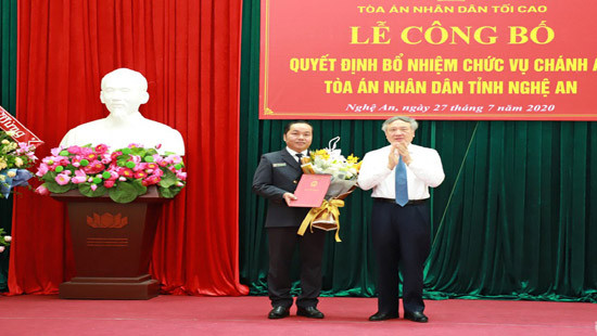 Trao Quyết định bổ nhiệm Chánh án TAND tỉnh Nghệ An