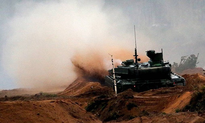 Xe tăng chiến đấu chủ lực T-90M tổ chức tập trận bắn đạn thật