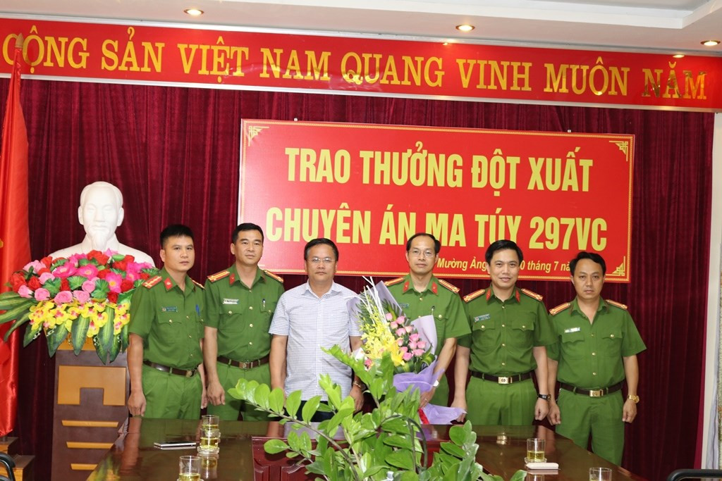 Công an Điện Biên bắt giữ đối tượng mua bán 8 bánh heroin
