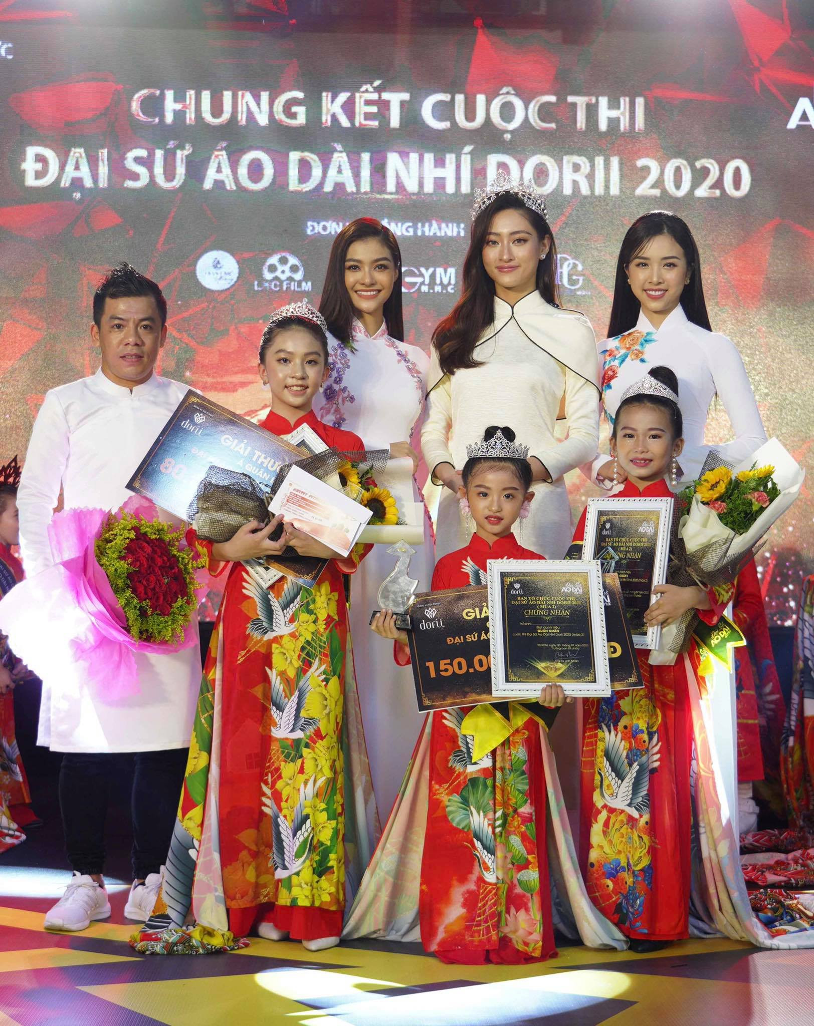 Cô bé 5 tuổi đoạt giải Quán quân 'Đại sứ Áo dài nhí Dorii 2020'