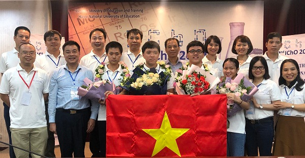 Việt Nam giành 4 Huy chương Vàng tại Olympic Hoá học quốc tế năm 2020