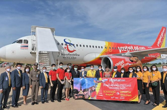 Vietjet Thái Lan khai trương đường bay Bangkok – Khon Kaen với màn biểu diễn của ca sĩ nổi tiếng Thái Lan Ying-Lee trên tàu bay