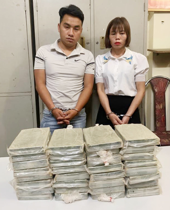 Sơn La: Bắt đôi nam nữ vận chuyển 32 bánh heroin