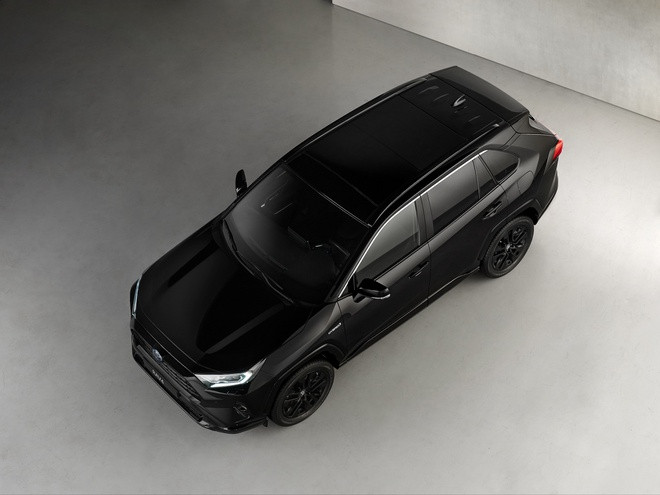 Toyota ra mắt RAV4 Hybrid phiên bản Black Edition