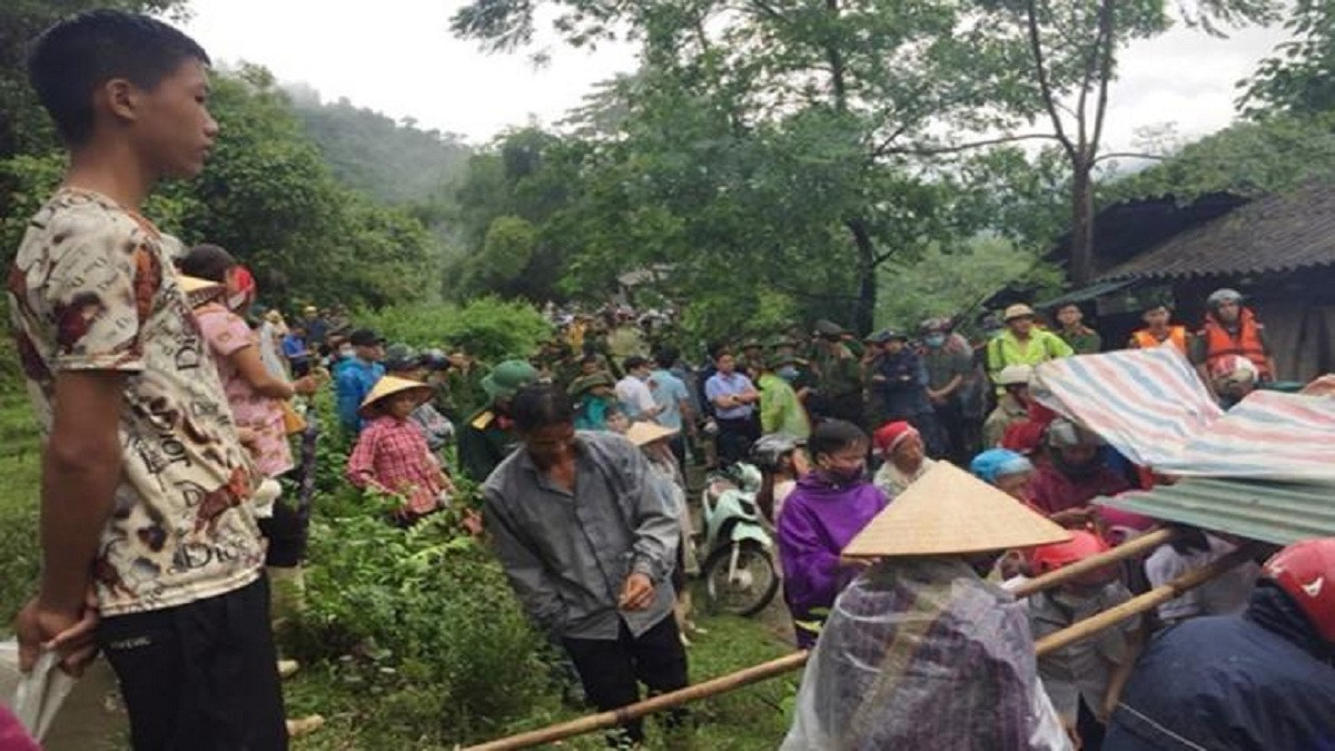 Lào Cai: Sạt lở đất đá vùi lấp 2 vợ chồng tử vong