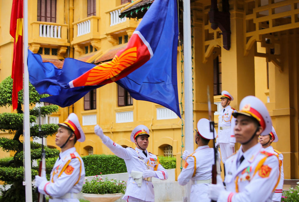  Lễ Thượng cờ ASEAN kỷ niệm Ngày thành lập Hiệp hội các quốc gia Đông Nam Á 