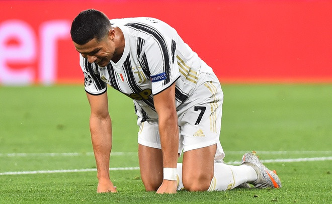 Cú đúp của Ronaldo không đủ để đưa Juventus vào tứ kết Champions League