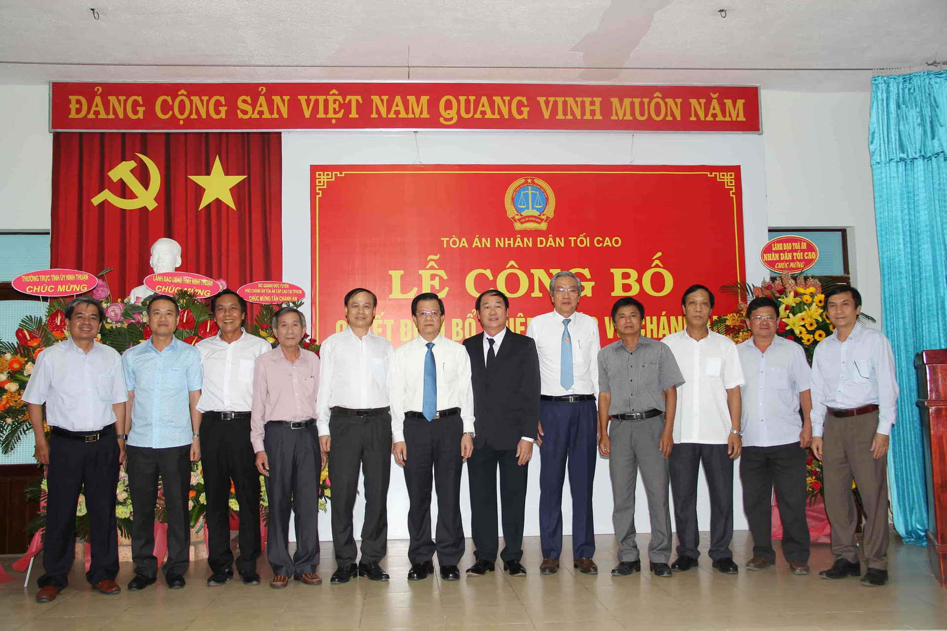 Trao quyết định bổ nhiệm Chánh án TAND tỉnh Ninh Thuận