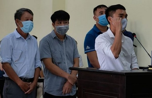 5 bị cáo nguyên là cán bộ, công chức UBND TP Thanh Hóa hầu tòa