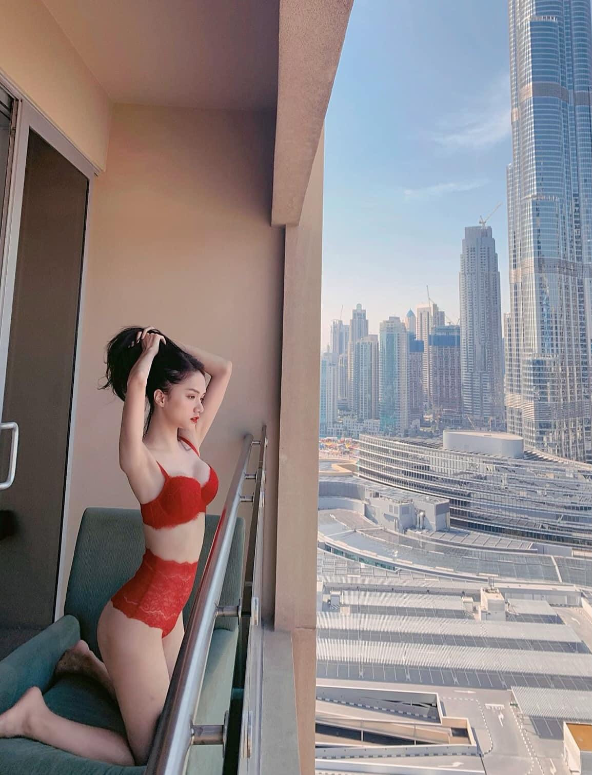 Hoa hậu Hương Giang diện bikini đẹp xuất sắc