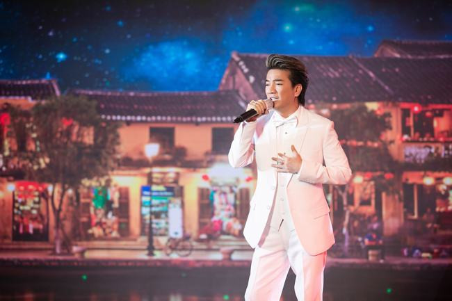 Đêm nhạc gây quỹ trực tuyến “Đà Nẵng, Quảng Nam - Triệu con tim hướng về” quy tụ hơn 60 nghệ sĩ 