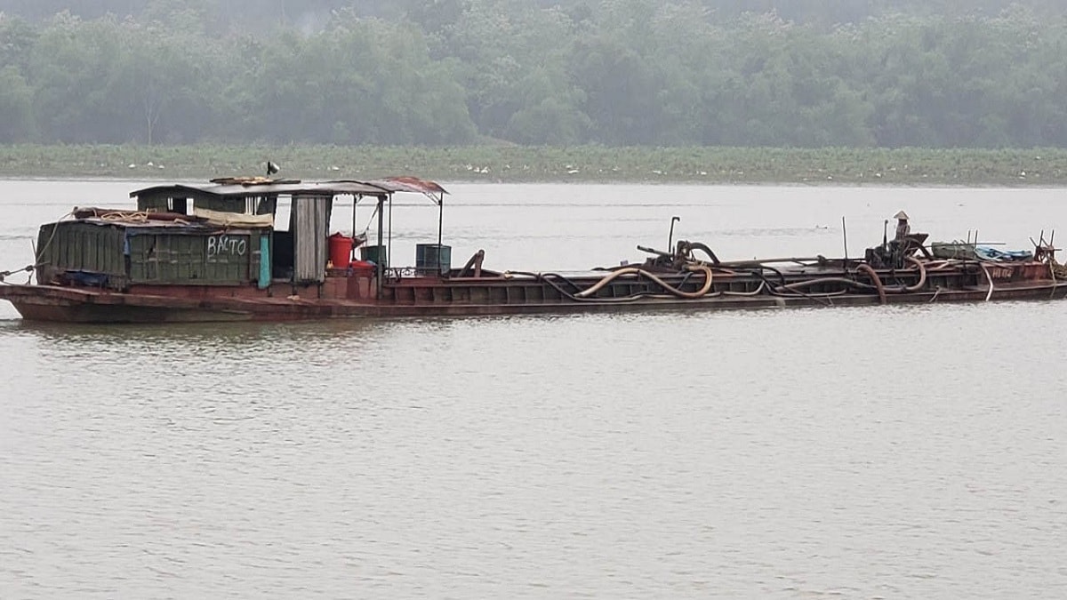 Truy bắt “cát tặc” trên sông, một Đại úy công an đuối nước tử vong