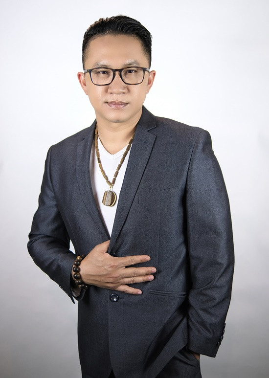 Doanh nhân - Nghệ nhân Tattoo Aaron Nguyễn và niềm đam mê với trầm hương