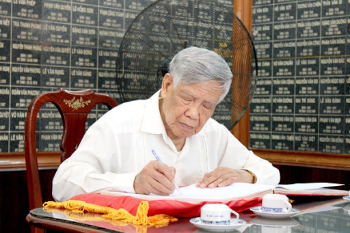 Lễ tang nguyên Tổng Bí thư Lê Khả Phiêu được tổ chức theo nghi thức Quốc tang, từ 14/8/2020.