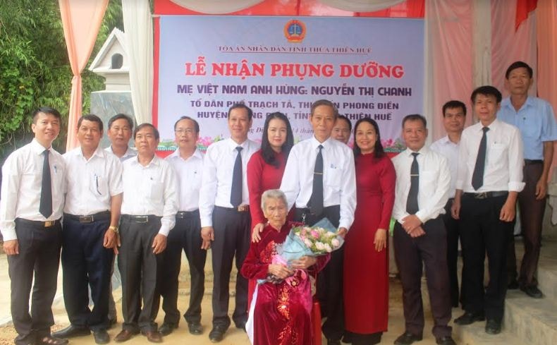 TAND tỉnh Thừa Thiên-Huế tổ chức Lễ nhận phụng dưỡng Mẹ Việt Nam Anh hùng