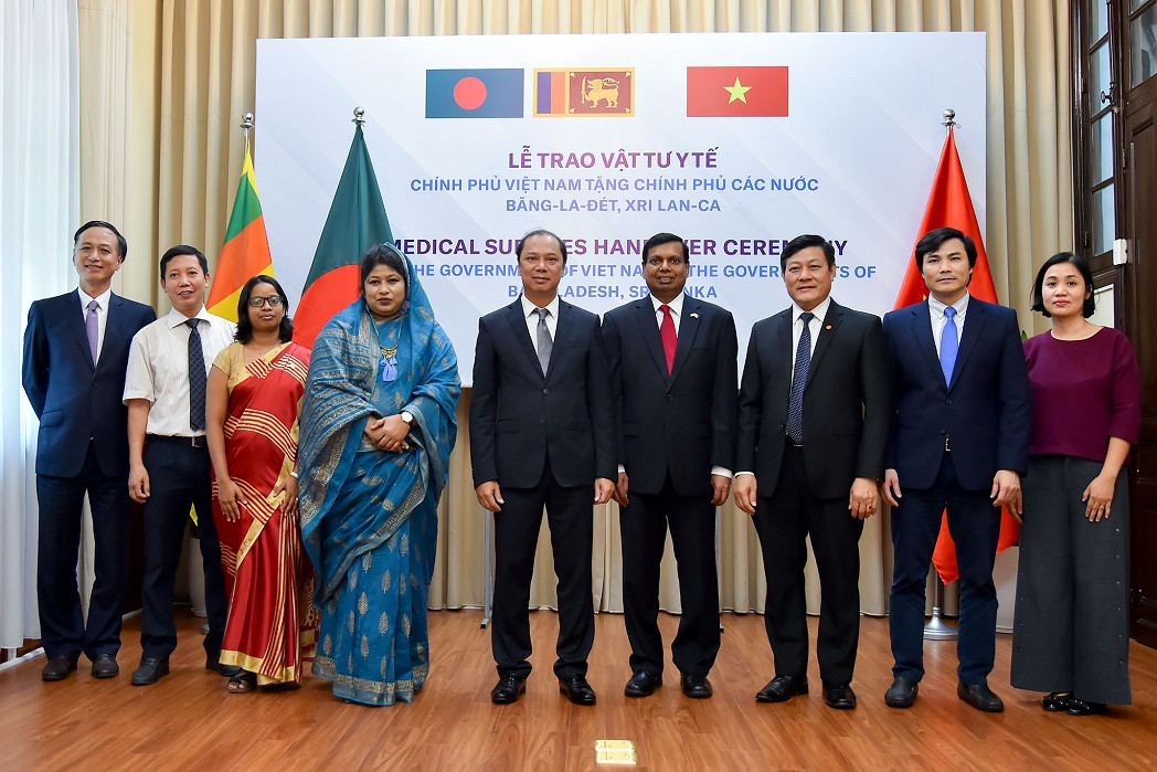 Việt Nam tặng 60.000 USD cho Bangladesh, Srilanka để phòng, chống COVID-19